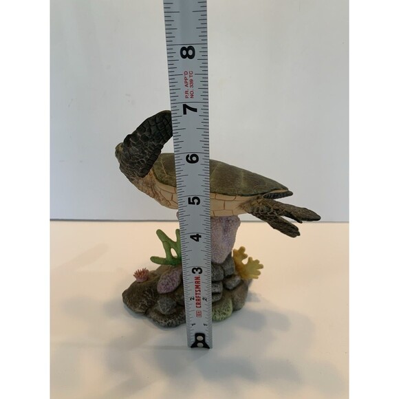 Vintage 1994 Wonders of the Green Sea Turtle Studio Design Porcelain Figurine - Picture 8 of 12